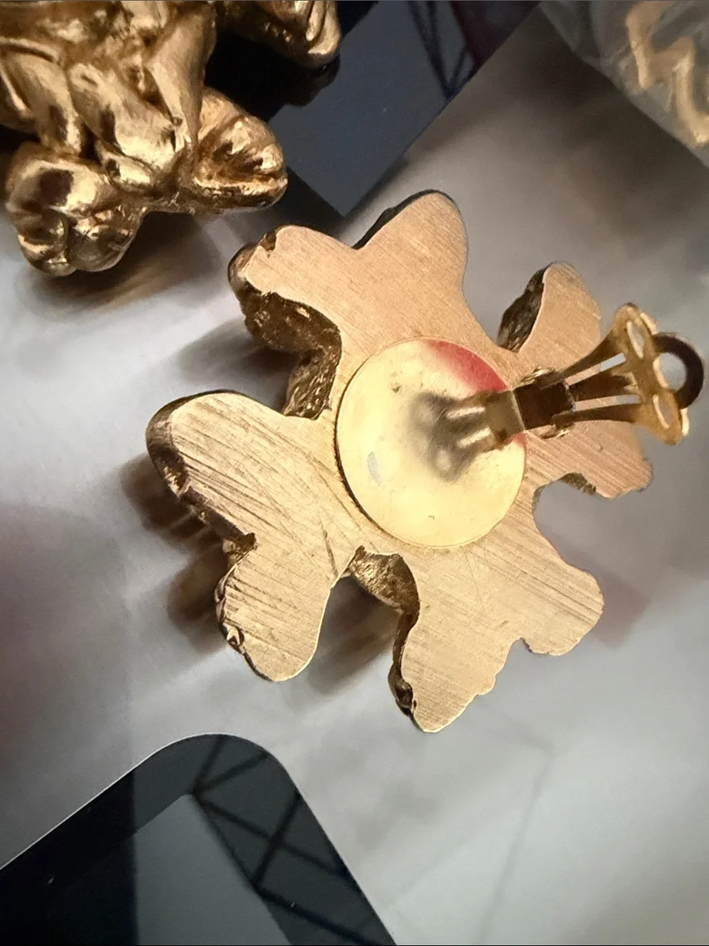 N/A elegant gold
